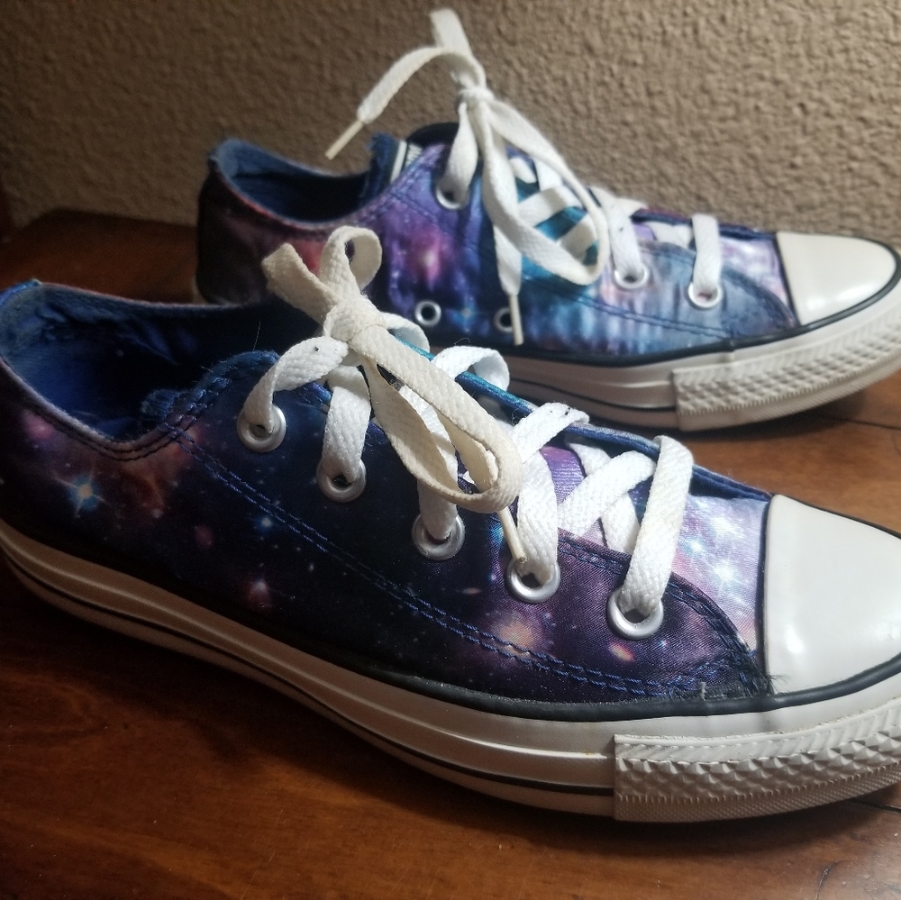 Galaxy Converse. Size 6.